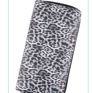NWT Sexy Cheetah Print Zip Around Wallet!